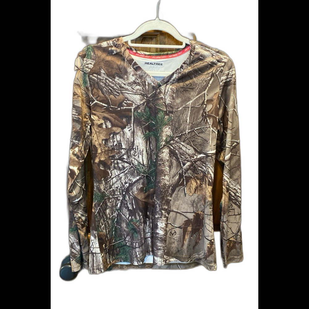 Realtree Camo Top Woman’s Long Sleeve Pullover V‎ Neck Sz Medium Hunting Archery
